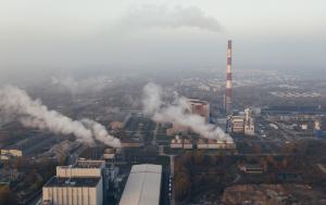 Aerial drone photography of air pollution in Europe. ©AdobeStock/Marcinjozwiak