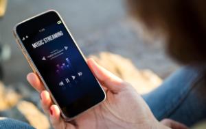 smartphone playing music in streaming